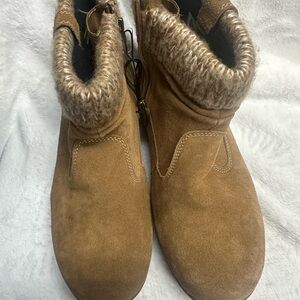 Khombu Brown Suede Winter Boots